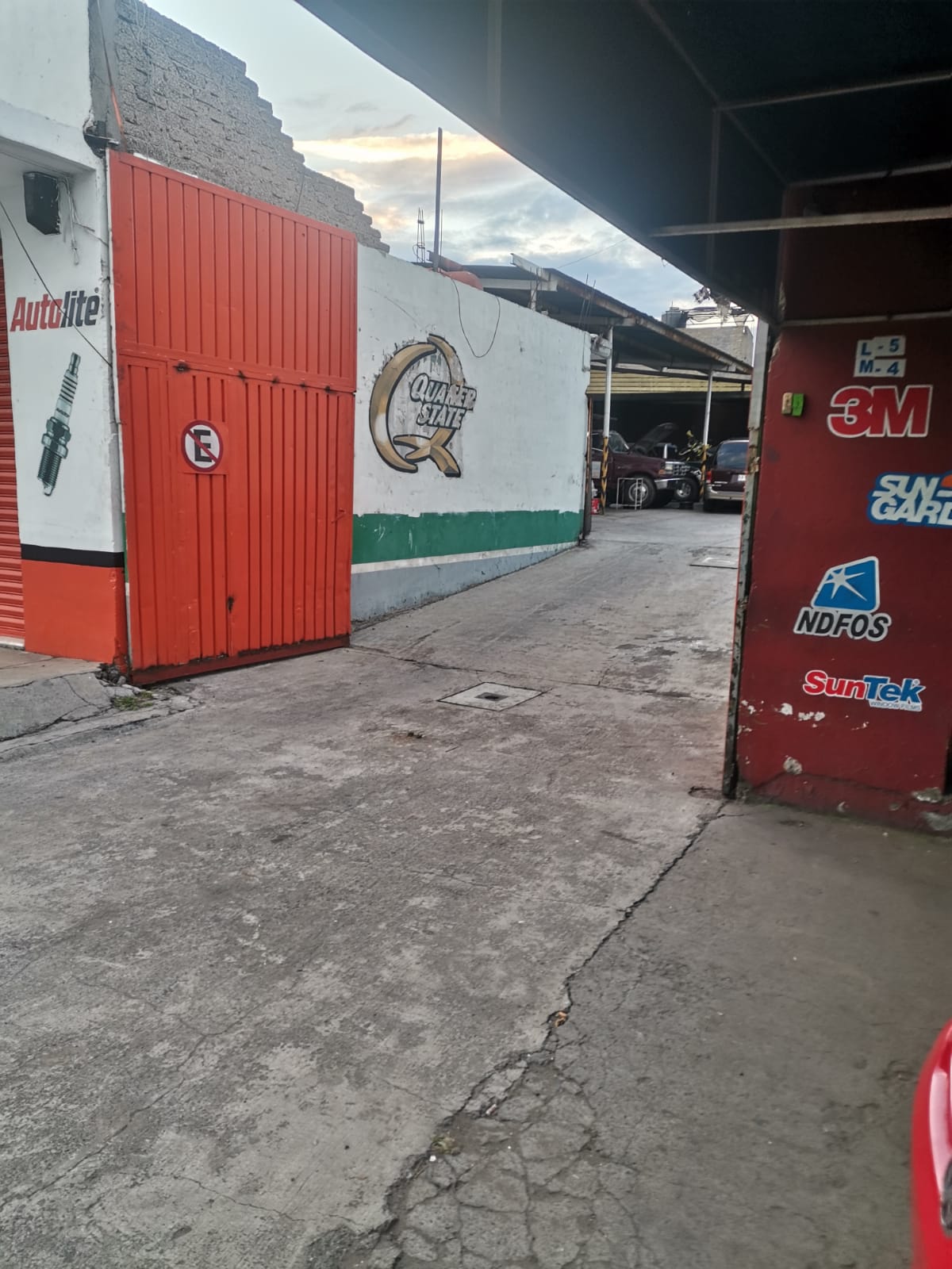 Interior del terreno comercial — locales disponibles Ecatepec